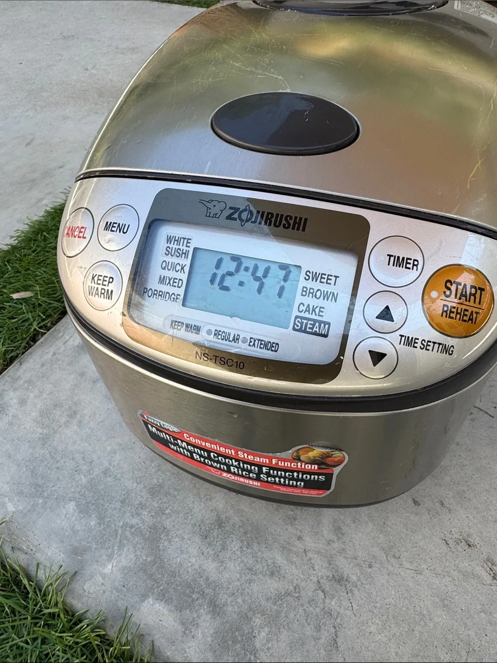 Zojirushi Micom 5.5-Cup Rice Cooker in Black